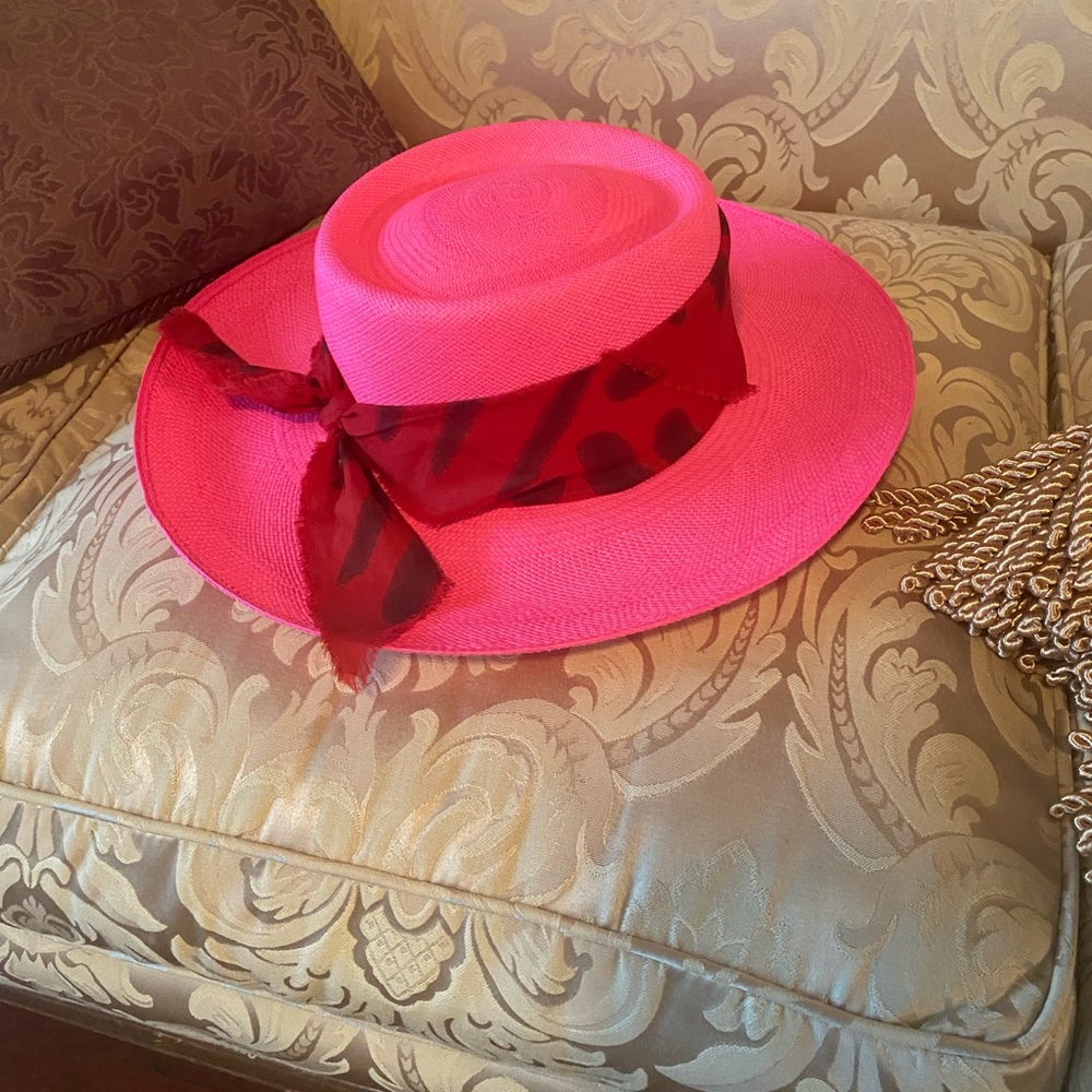 Artesano wide brim Panama Straw Hat Fuschia XL 60cm with a tye-dye band